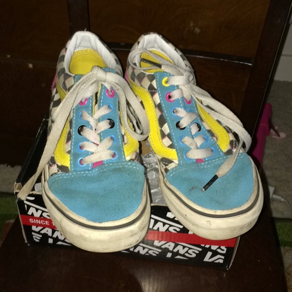 size 2 girls vans